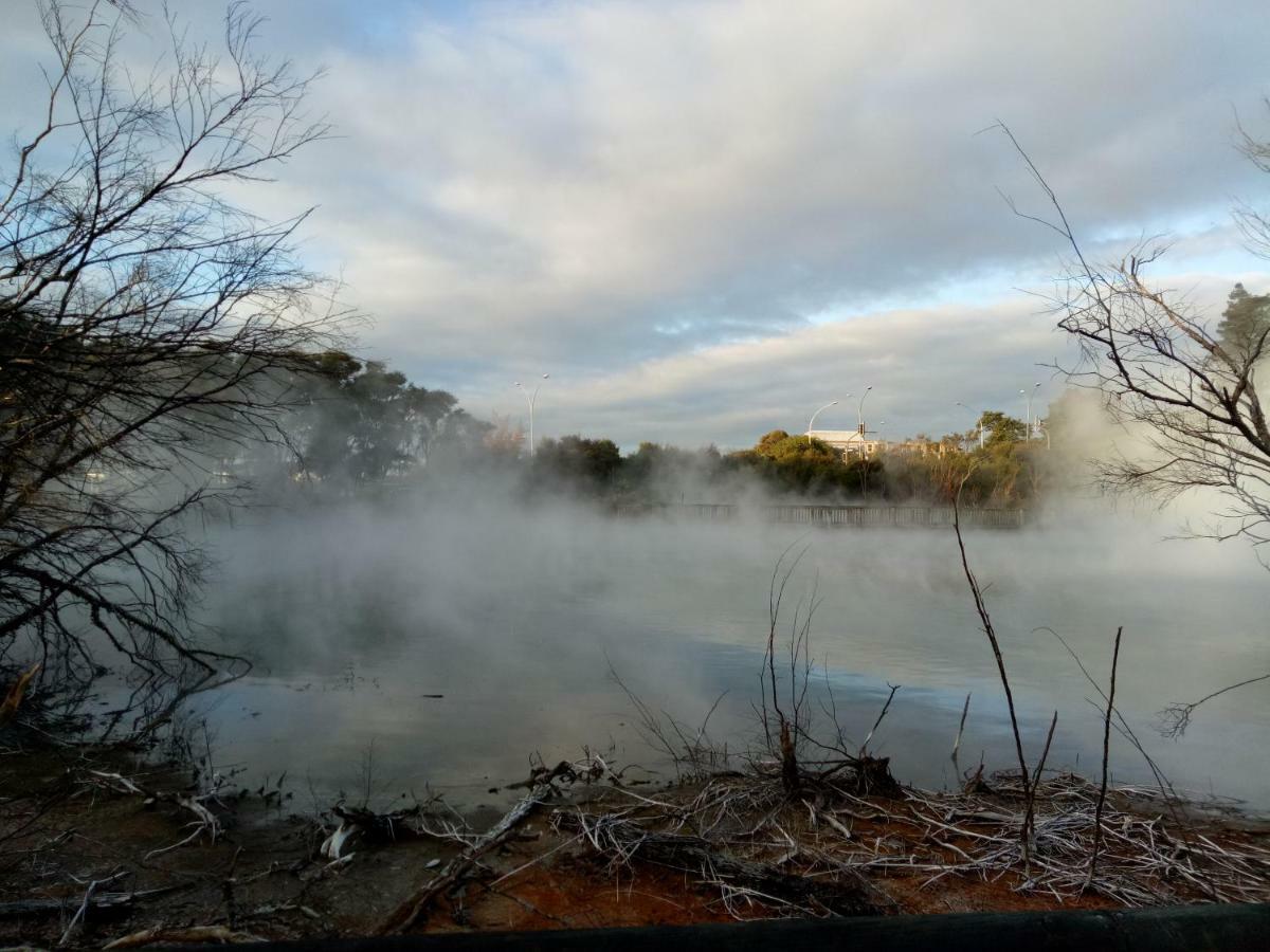 Great View Near Rotorua Lake ภายนอก รูปภาพ